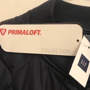 (NWT) GAP/ PRIMALOFT  (men's) navy vest MEDIUM